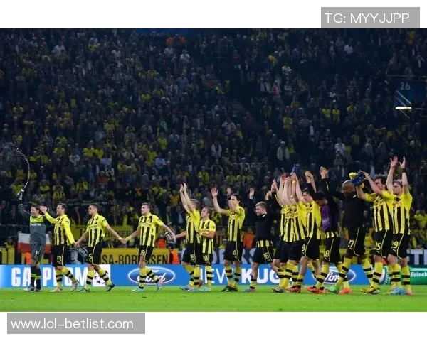 欧冠焦点战平皇马与多特蒙德0比0乌龙球瞬间引发全场热议