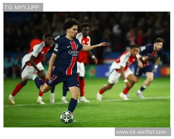 欧冠激战巴黎圣日耳曼大胜多特蒙德帽子戏法引发争议判罚热议