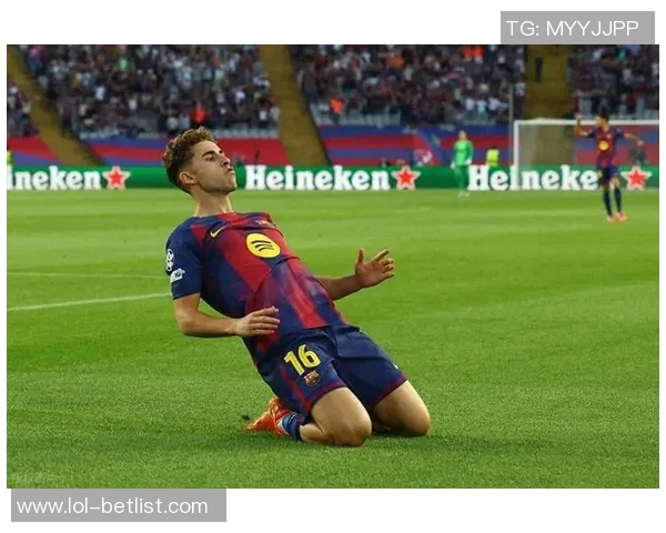 西甲激战曼联小胜巴萨帽子戏法点燃全场激情赛后深度解析