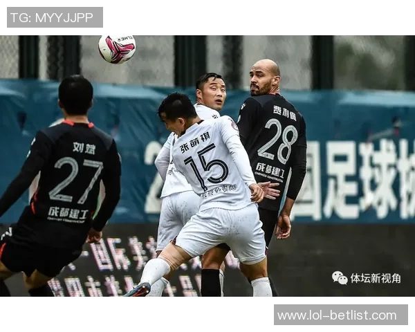 中超精彩对决多特蒙德与波尔图战成平局帽子戏法引发全场热潮分析战术细节 中超精彩对决多特蒙德与波尔图战成平局帽子戏法引发全场热潮分析战术细节