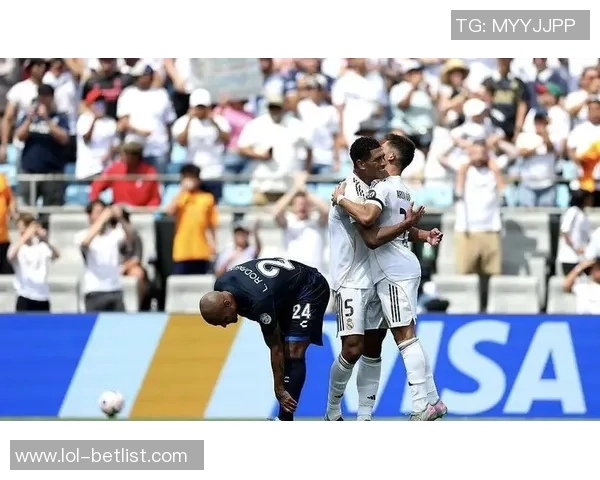 中超激战尤文图斯与皇马战平精彩扑救引发全场沸腾 中超激战尤文图斯与皇马战平精彩扑救引发全场沸腾