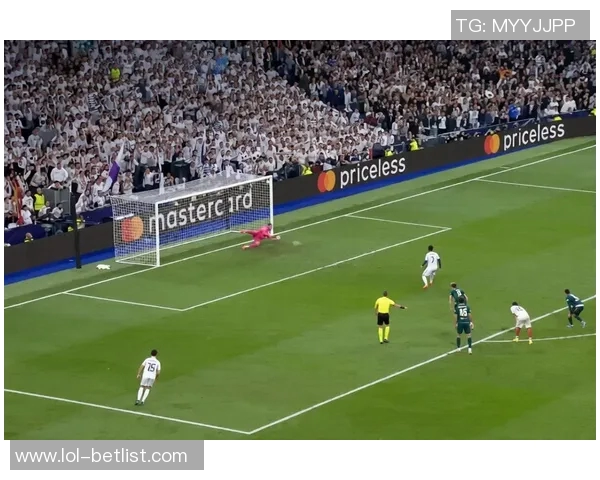 世界杯惊天冷门拜仁逆袭曼城上演帽子戏法引爆全场激情