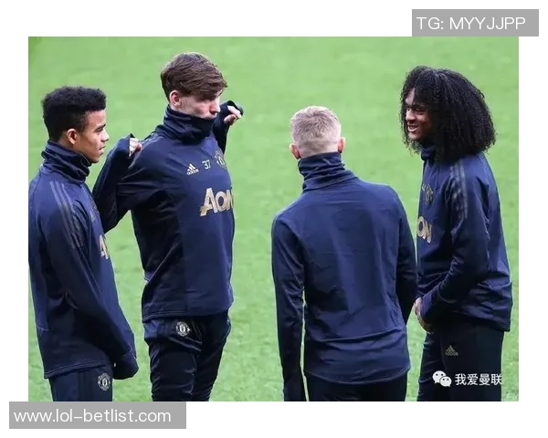 友谊赛曼联与巴黎圣日耳曼战平点球大战引发争议判罚全场沸腾