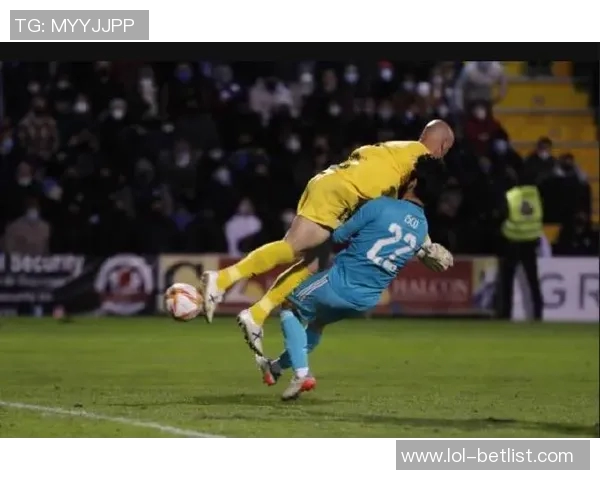 国王杯惊现冷门里昂与多特蒙德激战成平局乌龙球引发全场沸腾